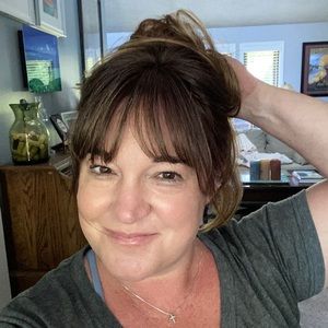 Meet your Posher, Leslie